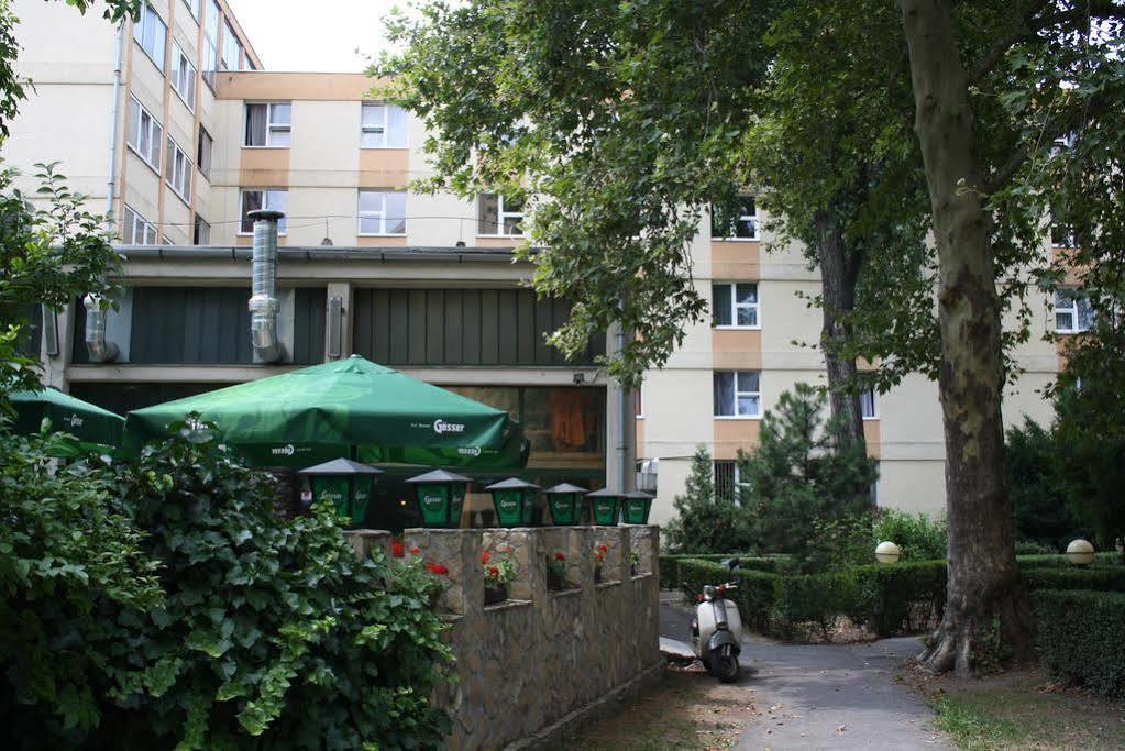 Hostel Flandria Budapest Exteriör bild